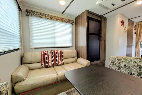 Summer Fun 25' Keystone Hideout LHS Travel Trailer