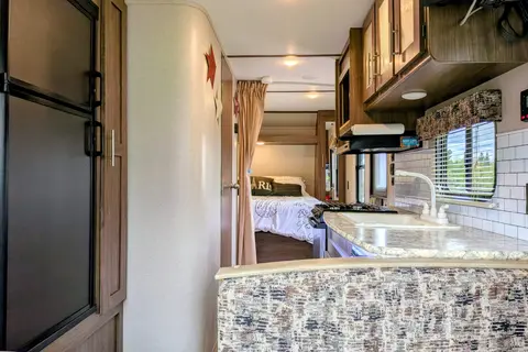 Summer Fun 25' Keystone Hideout LHS Travel Trailer