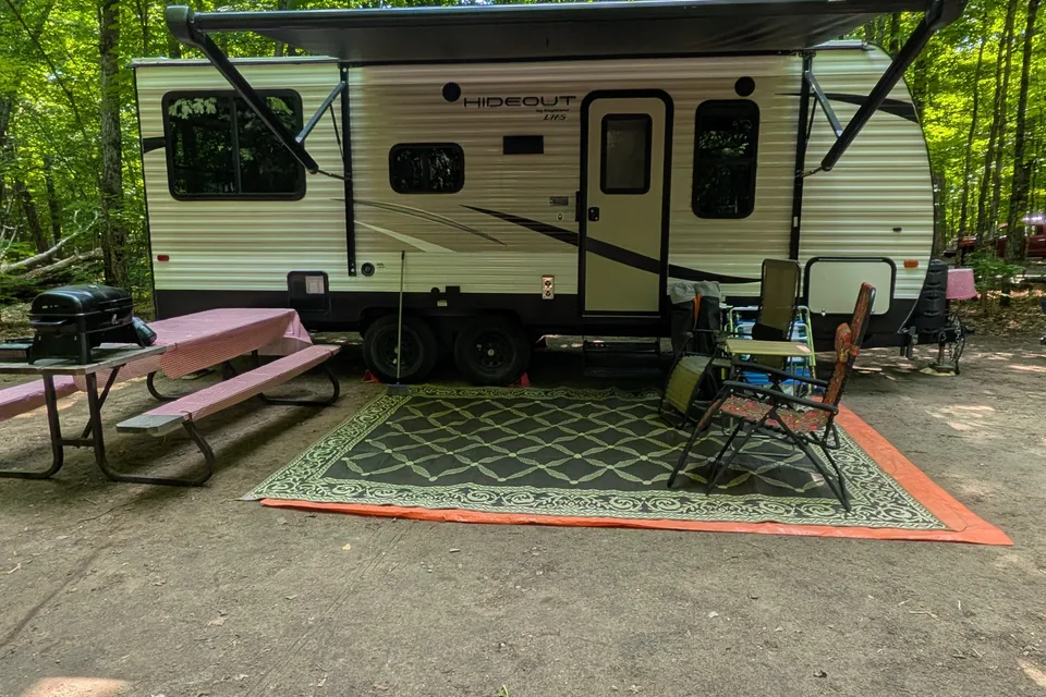Summer Fun 25' Keystone Hideout LHS Travel Trailer