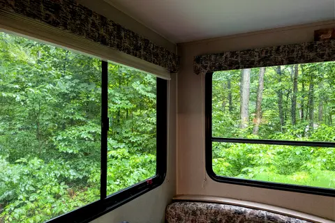 Summer Fun 25' Keystone Hideout LHS Travel Trailer