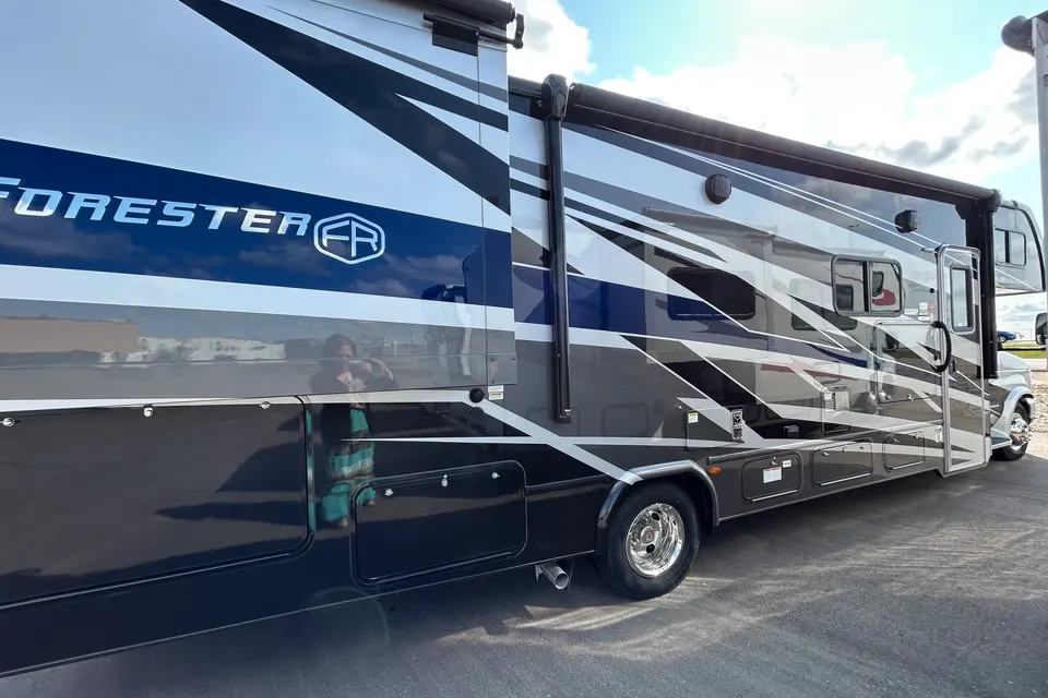 Luxurious Class C available from Sooke to Courtnay for a stationary winter rental!