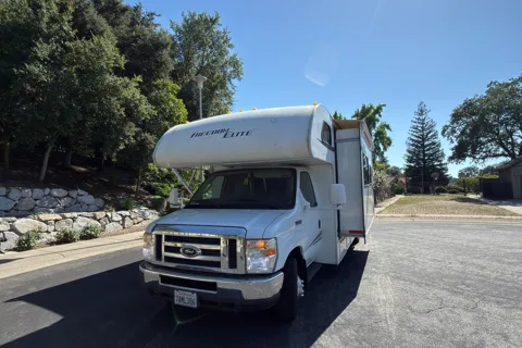 Family RV Thor Motor Coach Freedom Elite Class C