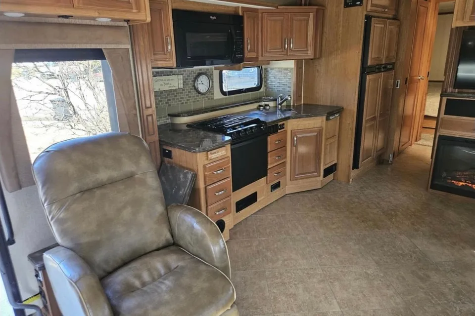 Fleetwood Bounder 35 Class A