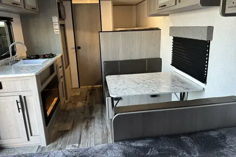 Chas's Coleman Lantern 17b Travel Trailer staycation 