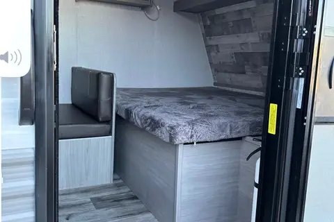 Chas's Coleman Lantern 17b Travel Trailer staycation 