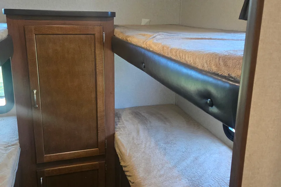 Weekend Wanderer Jayco 294QBSW Travel Trailer