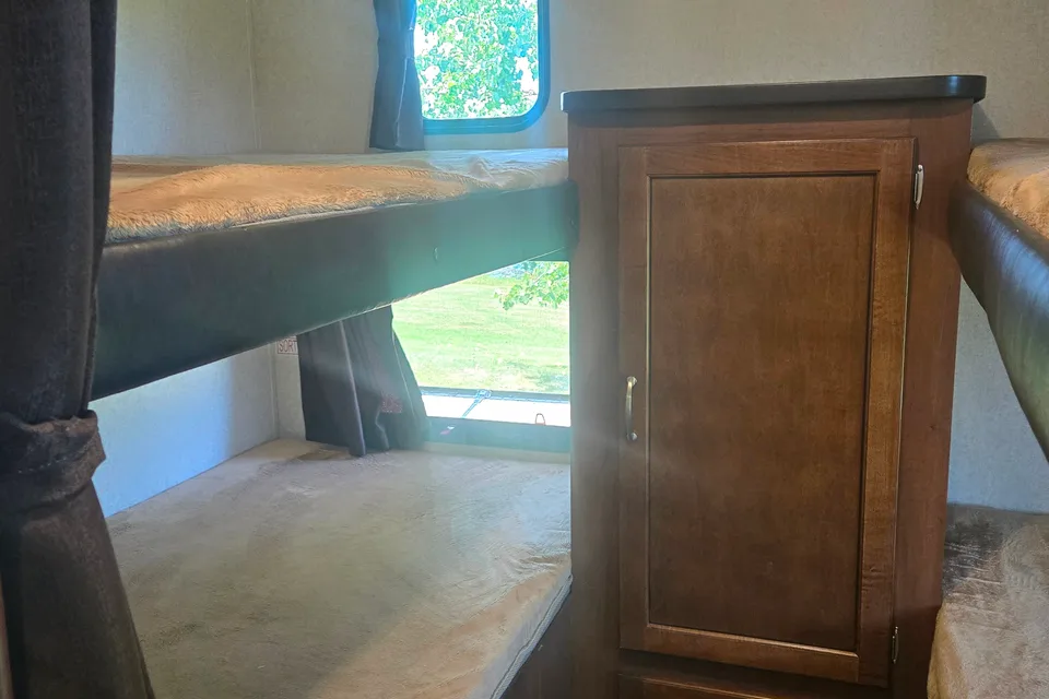 Weekend Wanderer Jayco 294QBSW Travel Trailer