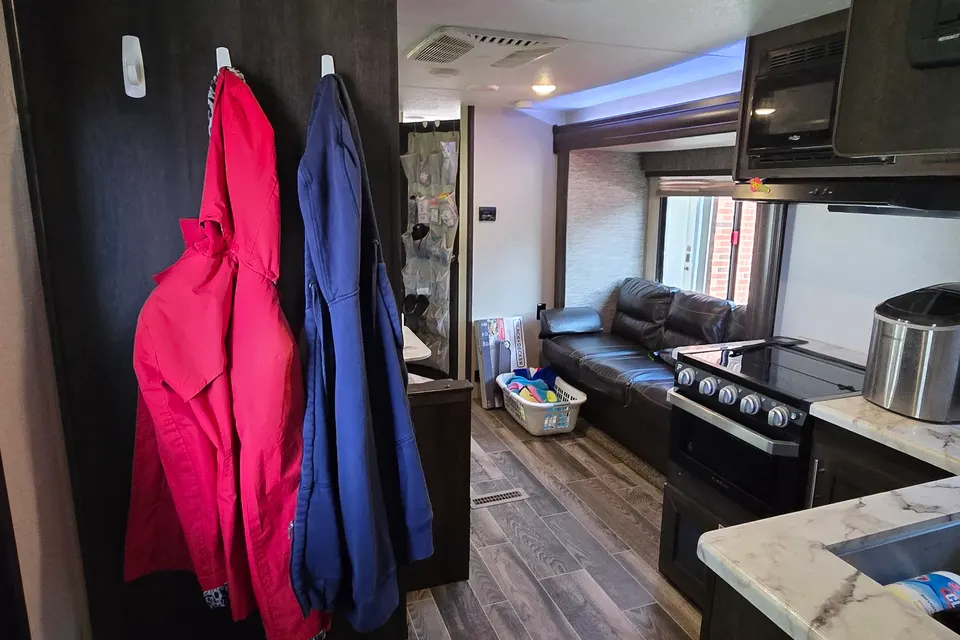 Matthew's KZ Sportsmen+ 261BHLE Travel Trailer