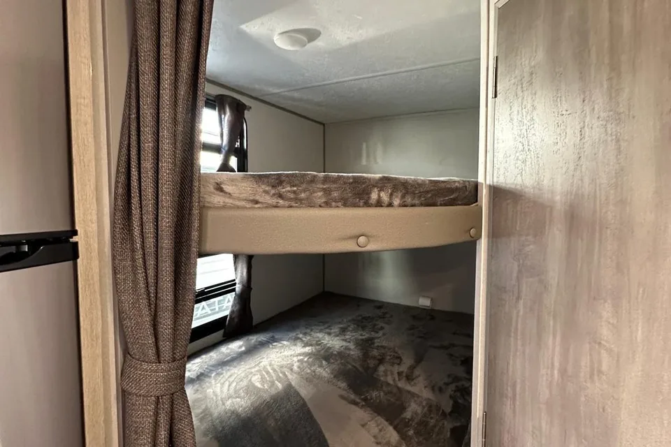 S&J's Coachmen CATALINA Travel Trailer