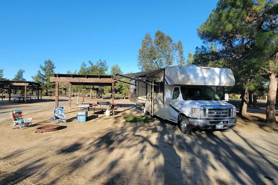 ***THE MOOSE*** '17 Coachmen SLEEPS 10!!!