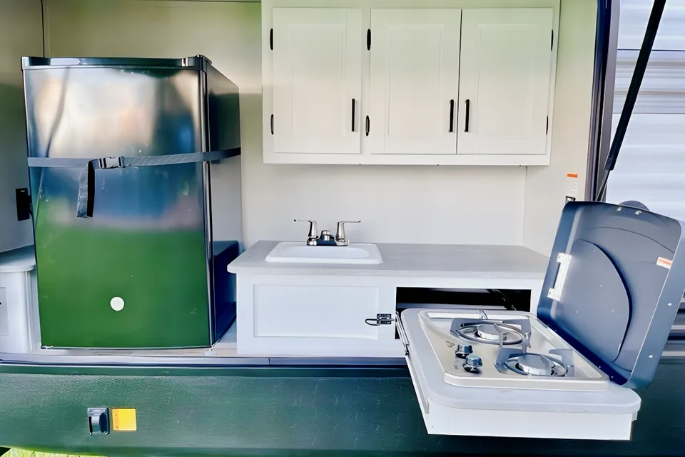 1 Night Free 2022 Hideout Travel Trailer