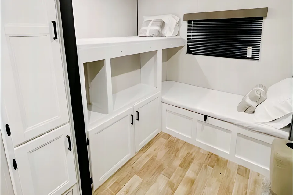 1 Night Free 2022 Hideout Travel Trailer