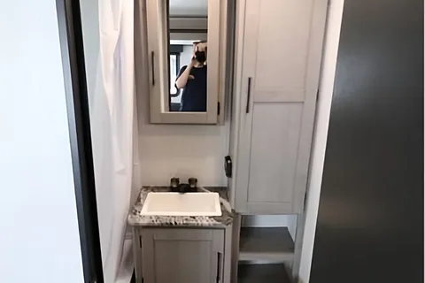 Kodiak AirBNB on Wheels