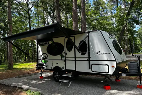 NOMAD 2024Coachmen Remote 18R Trailer