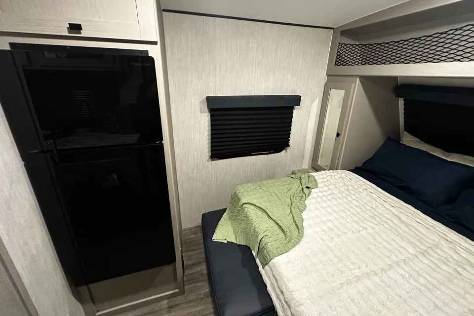 NOMAD 2024Coachmen Remote 18R Trailer