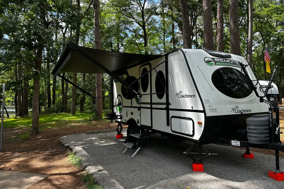 NOMAD 2024Coachmen Remote 18R Trailer