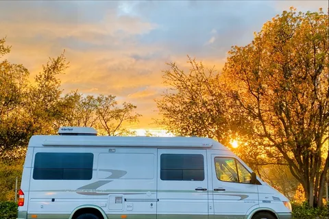 “Miss. Retro Pleasure-Way C Class Mercedes Sprinter Van