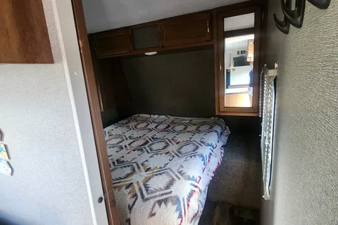 Comfy Camper! 28ft 2018 Keystone Springdale