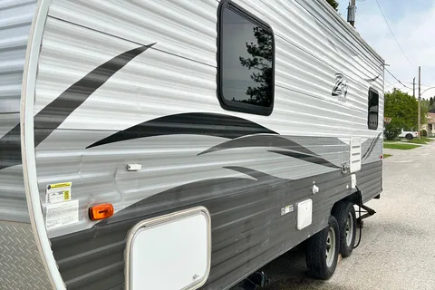 Monique's Crossroads Z1 Travel Trailer