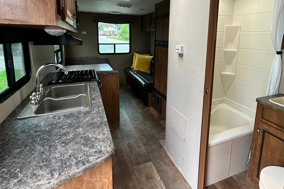 Monique's Crossroads Z1 Travel Trailer