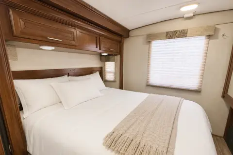 (#12) Luxury Class A RV 31FT | Sleeps 7 | Slide Outs | Burning Man | EDC