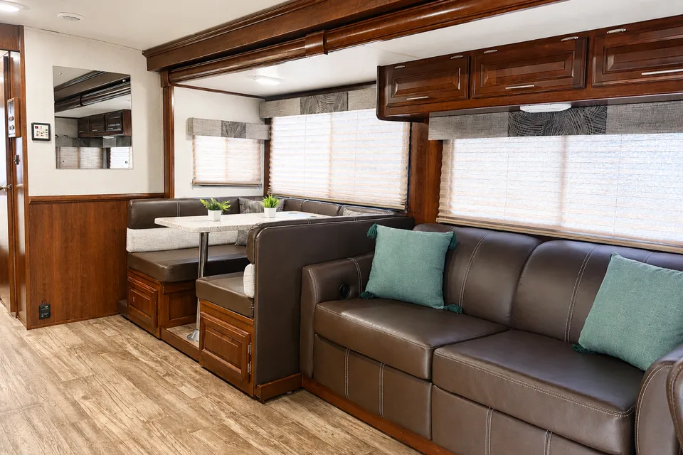 (#12) Luxury Class A RV 31FT | Sleeps 7 | Slide Outs | Burning Man | EDC