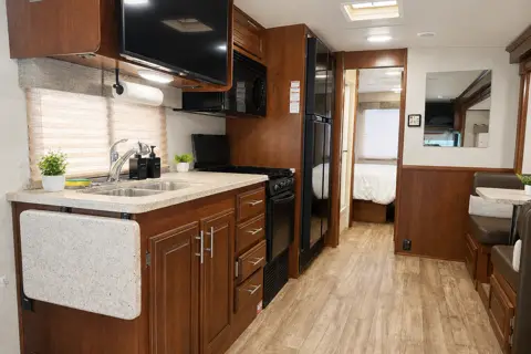 (#12) Luxury Class A RV 31FT | Sleeps 7 | Slide Outs | Burning Man | EDC
