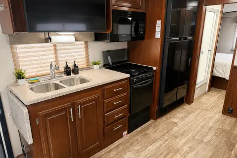 (#12) Luxury Class A RV 31FT | Sleeps 7 | Slide Outs | Burning Man | EDC