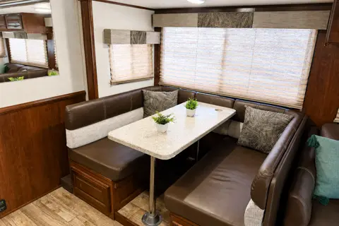 (#12) Luxury Class A RV 31FT | Sleeps 7 | Slide Outs | Burning Man | EDC