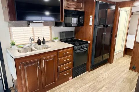 (#12) Luxury Class A RV 31FT | Sleeps 7 | Slide Outs | Burning Man | EDC