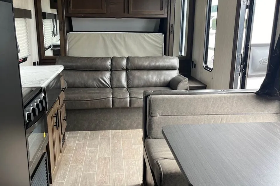 2021 Forest River 22MKSE — Delivered & Set Up! Sleeps 6, Full Kitchen & Bath, Family-Friendly Camper!!