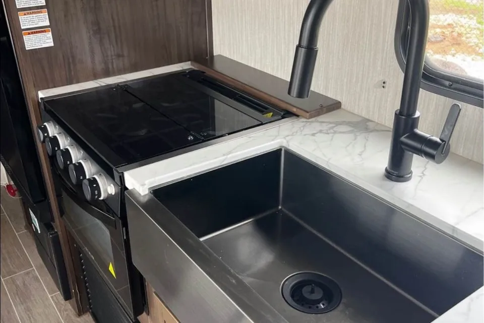 2021 Forest River 22MKSE — Delivered & Set Up! Sleeps 6, Full Kitchen & Bath, Family-Friendly Camper!!
