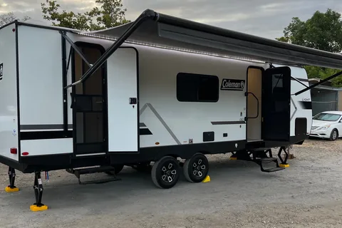 BRAND NEW! Sleeps 8❗️30’ 2025 Coleman Light 26BX