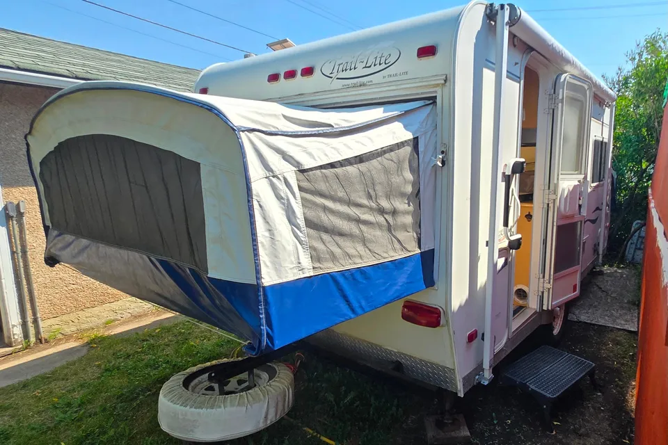 Trail Lite Bantam F18 Flier Travel  hybridTrailer