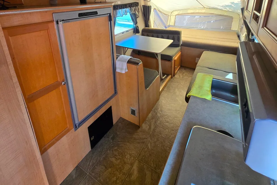 Trail Lite Bantam F18 Flier Travel  hybridTrailer