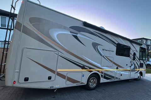 Thor Motor Coach Wind Sport 29M Class A
