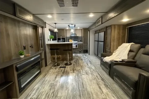 Christen's Keystone 320MLS Travel Trailer