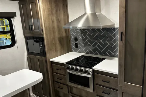 Christen's Keystone 320MLS Travel Trailer