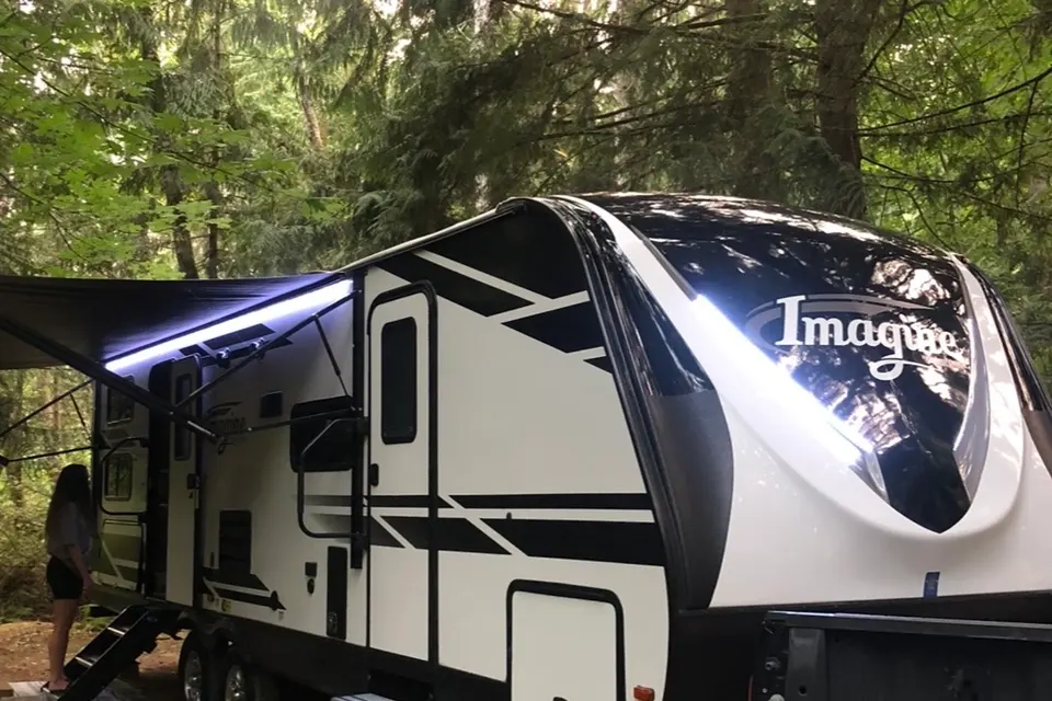 Chad & Allie’s Grand Design Imagine 2800BH Travel Trailer