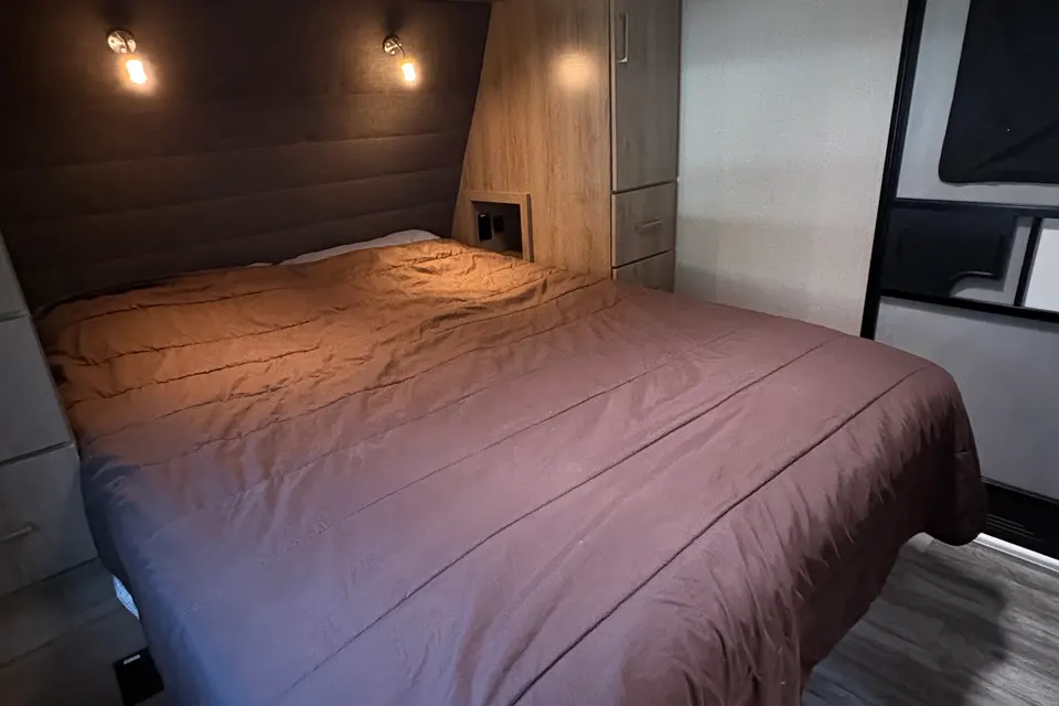 Chad & Allie’s Grand Design Imagine 2800BH Travel Trailer