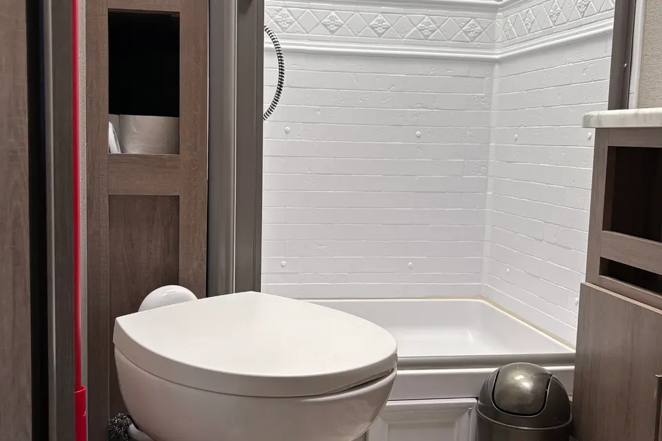 Chad & Allie’s Grand Design Imagine 2800BH Travel Trailer