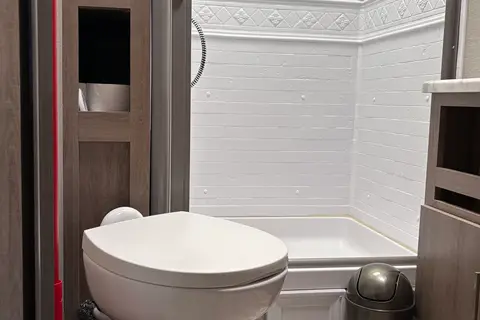 Chad & Allie’s Grand Design Imagine 2800BH Travel Trailer