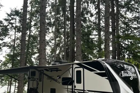 Chad & Allie’s Grand Design Imagine 2800BH Travel Trailer