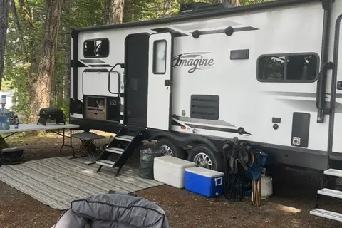 Chad & Allie’s Grand Design Imagine 2800BH Travel Trailer