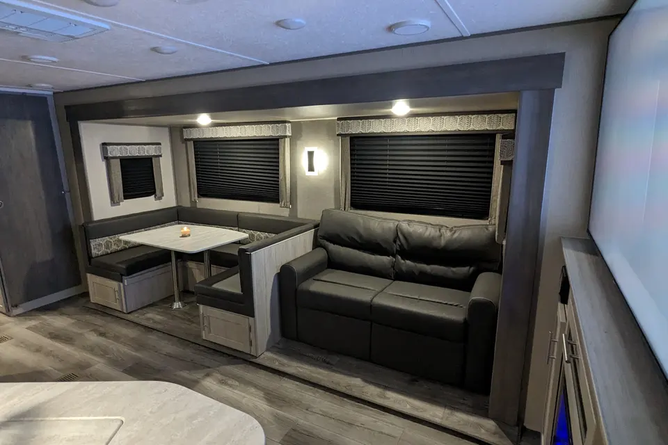 Cozy Coachmen legacy Travel Trailer
