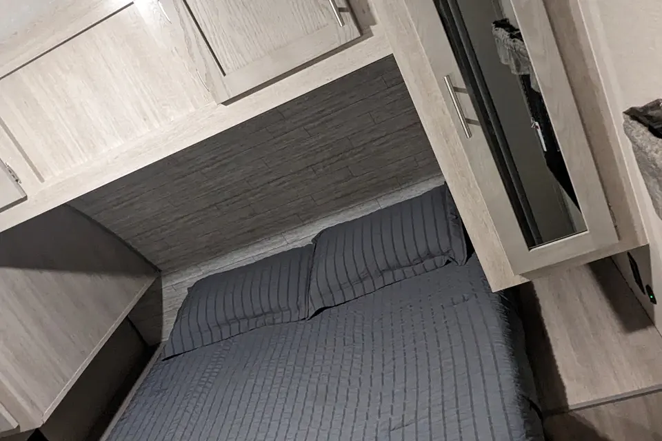 Cozy Coachmen legacy Travel Trailer