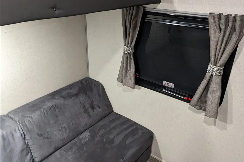 Cozy Coachmen legacy Travel Trailer