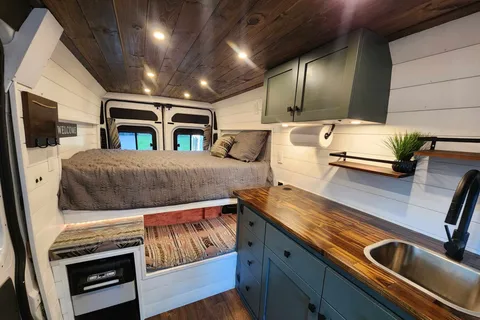 Betty White - HAS AC! - Campervan Sleeper - ProMaster Dodge '14