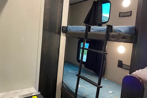 Fleet #T1 Jayflight lightweight Bunk Slide - Be the Rocky Mountains Explorers