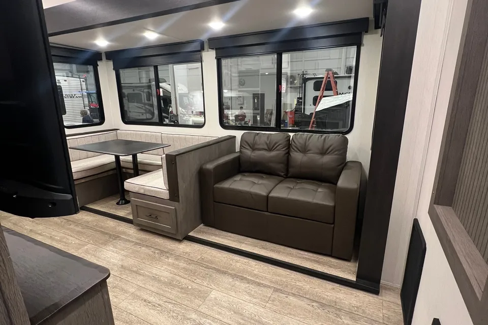 Andrew's Forest River Artic Wolf Fifth Wheel Sleeps 10